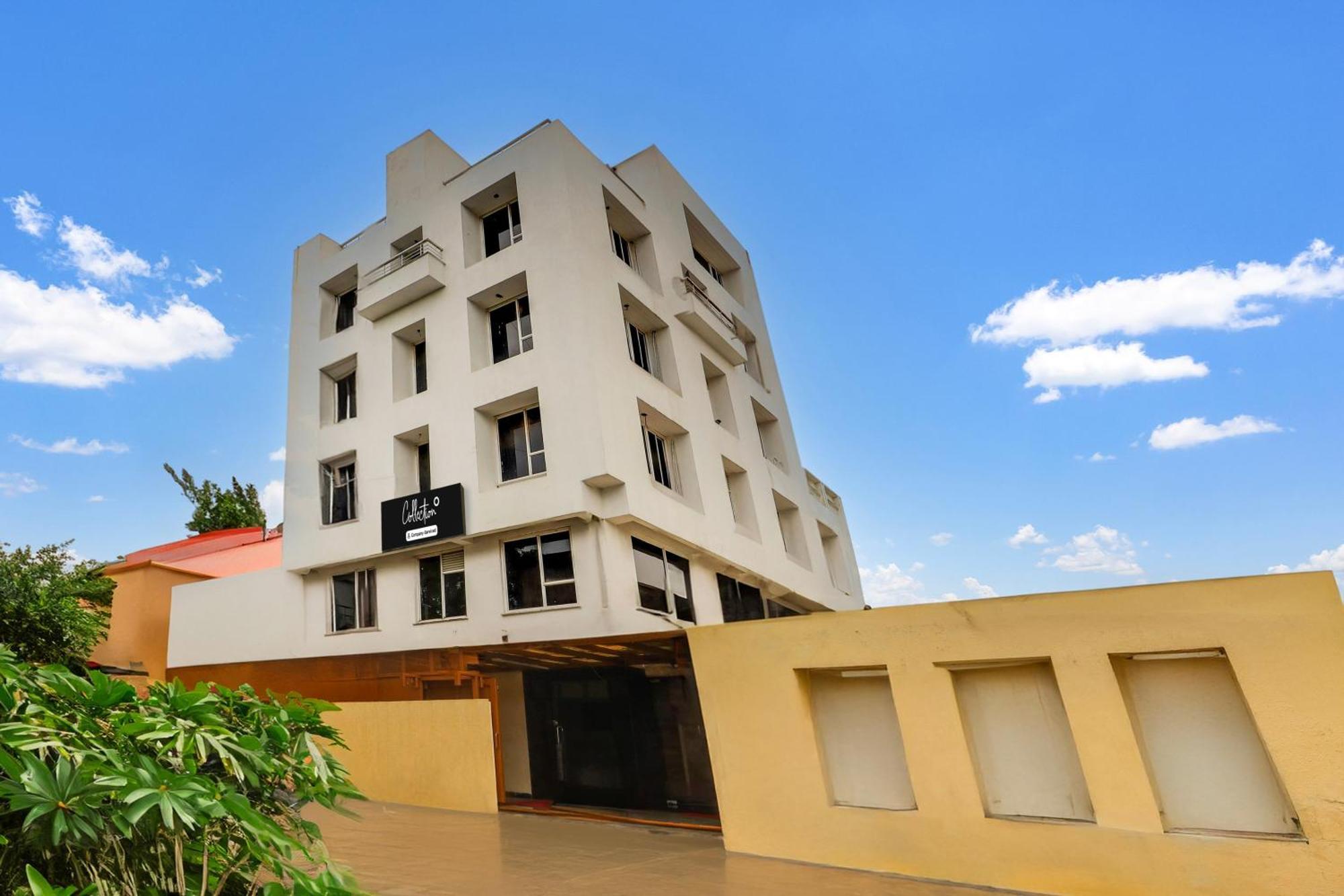 Super Collection O Ashram Road Near Sardar Bridge Formerly Hotel Apple Inn Ahmedabad Exterior photo