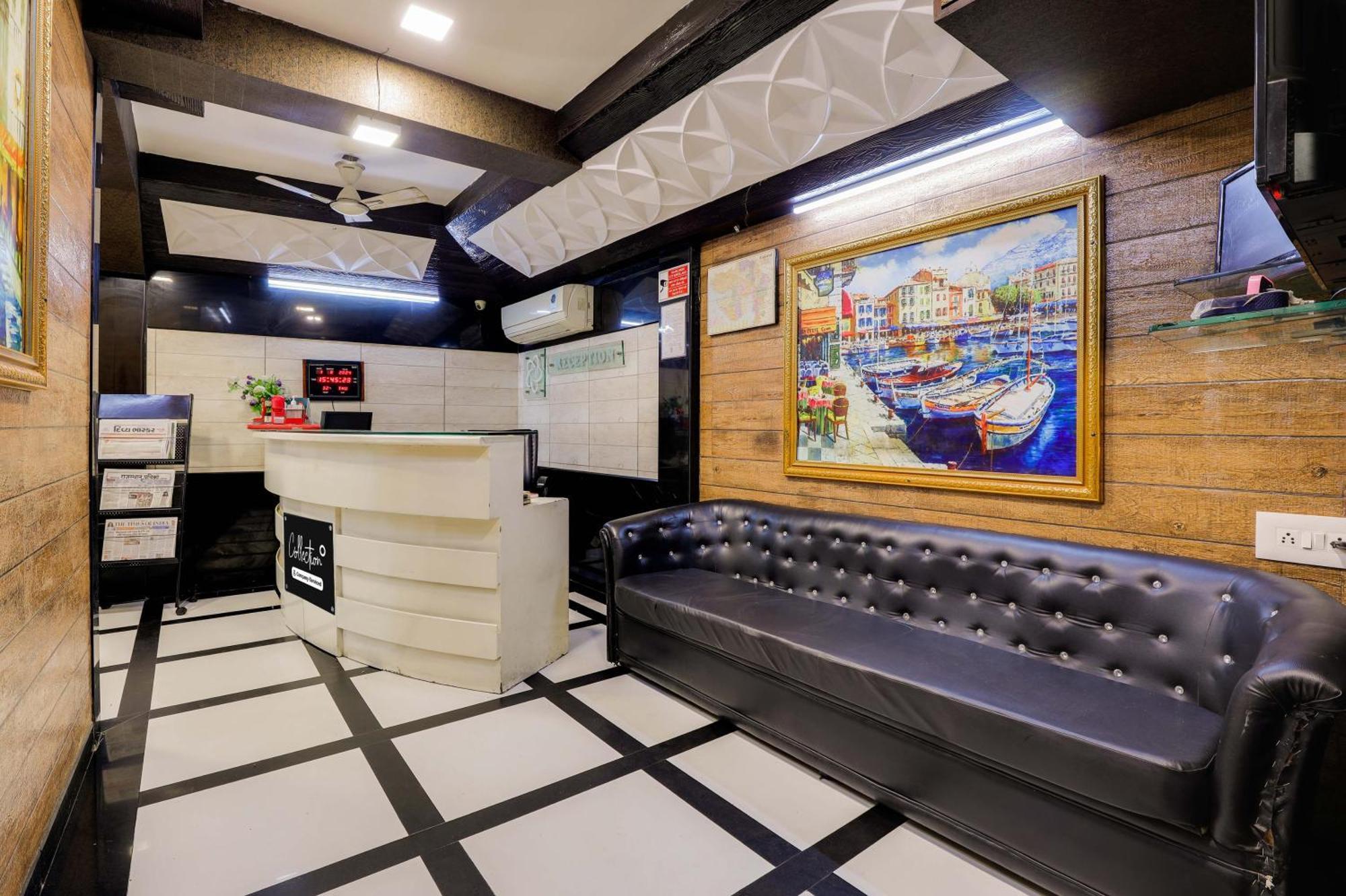 Super Collection O Ashram Road Near Sardar Bridge Formerly Hotel Apple Inn Ahmedabad Exterior photo